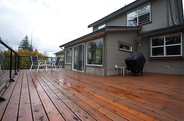 499 Louise Road rear deck, Ladysmith